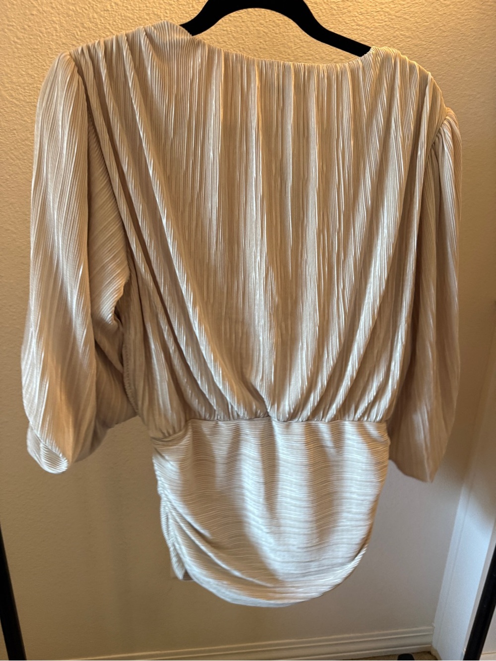 Express Ivory Plissé Surplice Blouse - Picture 2 of 3